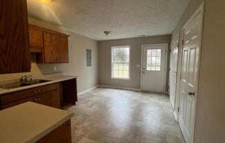 2 beds, 1.5 baths, 960 sqft, $1,100, Unit C