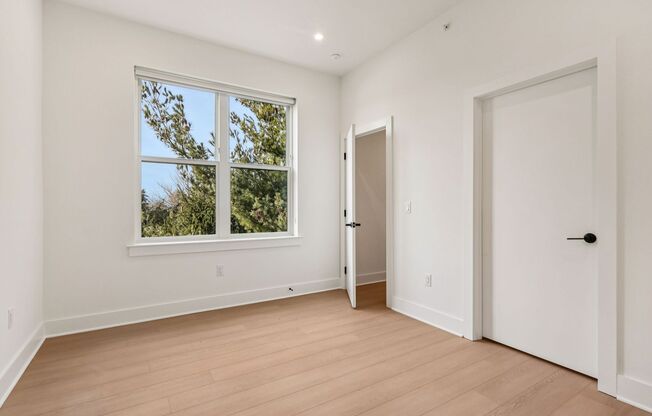 2 beds, 1 bath, 800 sqft, $2,154, Unit 412