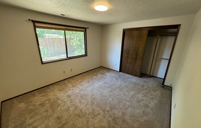 3 beds, 1 bath, $1,900