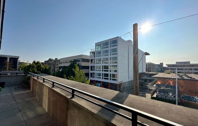 Studio, 1 bath, 430 sqft, $1,599, Unit Unit 302