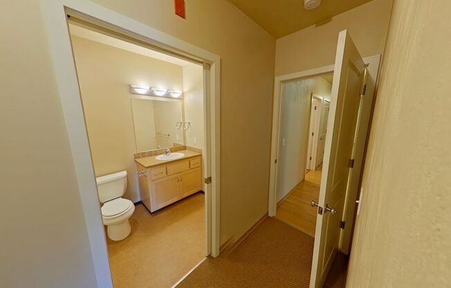 3 beds, 2 baths, 967 sqft, $2,400, Unit 302