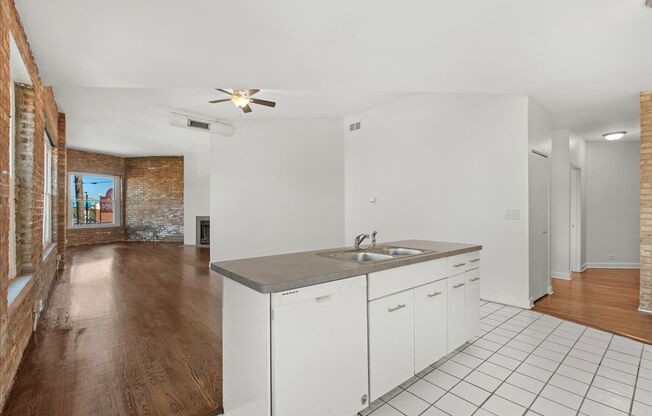 2 beds, 1 bath, 1,500 sqft, $2,500, Unit Unit E