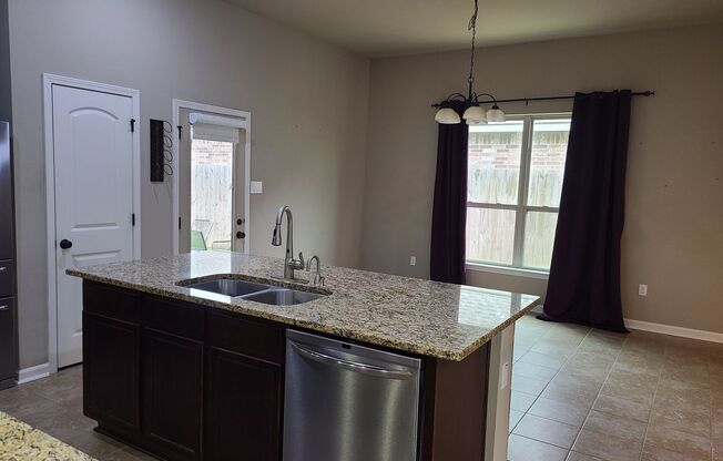 3 beds, 2 baths, $2,100