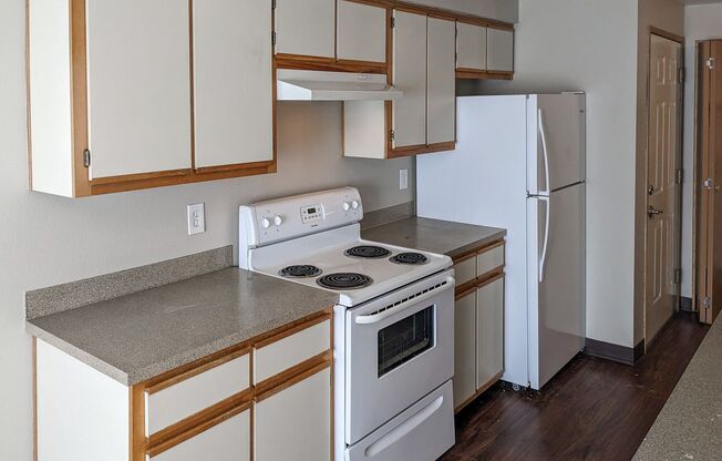 2 beds, 2 baths, 950 sqft, $1,325, Unit 18