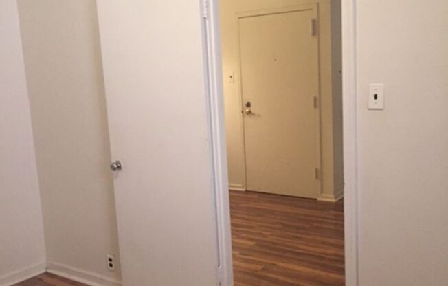 1 bed, 1 bath, $1,199, Unit A06