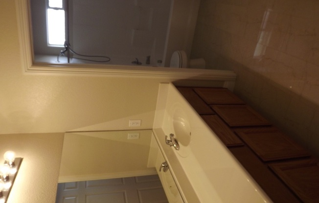 2 beds, 2 baths, $1,595