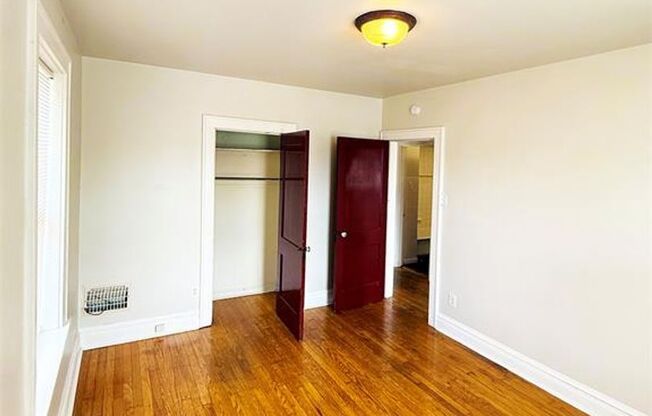 2 beds, 1 bath, 888 sqft, $1,275, Unit Arsenal Street-6328