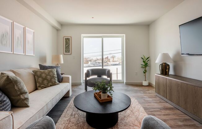 2 beds, 1 bath, $2,795, Unit 115