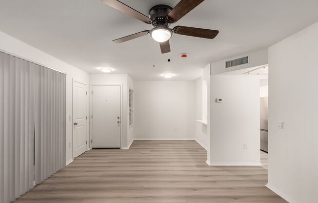 1 bed, 1 bath, 680 sqft, $1,200, Unit 307