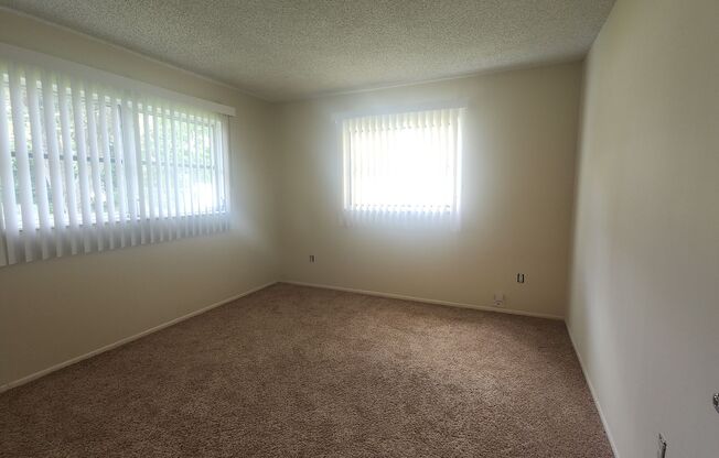 2 beds, 1 bath, $1,595