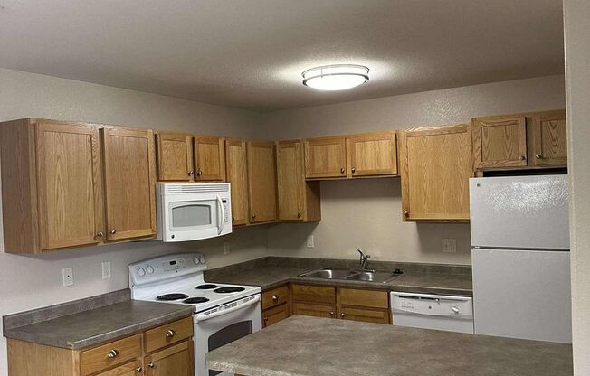 3 beds, 2 baths, 1,314 sqft, $1,500, Unit 1126-302