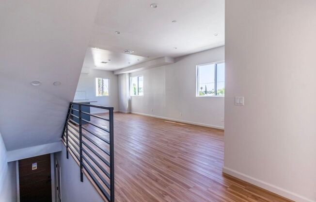 4BR 3Ba Modern Townhome in Prime NOHO