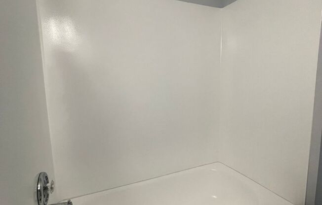 Studio, 1 bath, 300 sqft, $1,230, Unit 308