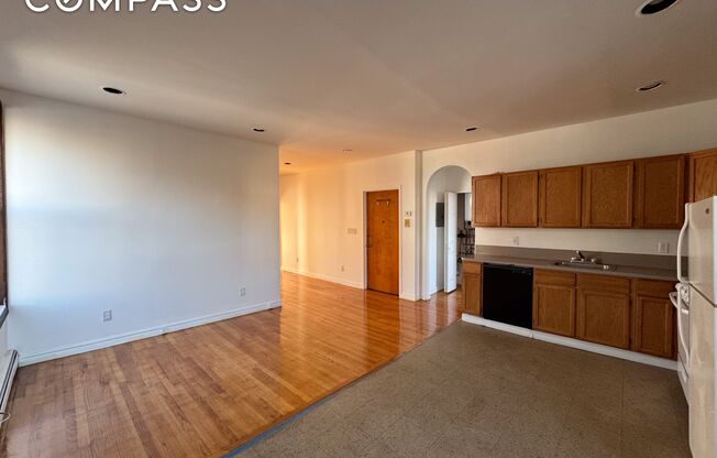 3 beds, 1 bath, $3,850, Unit 2