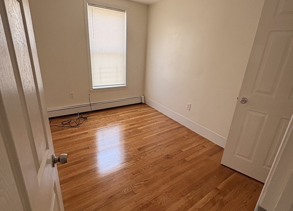 327 WOOD AVE