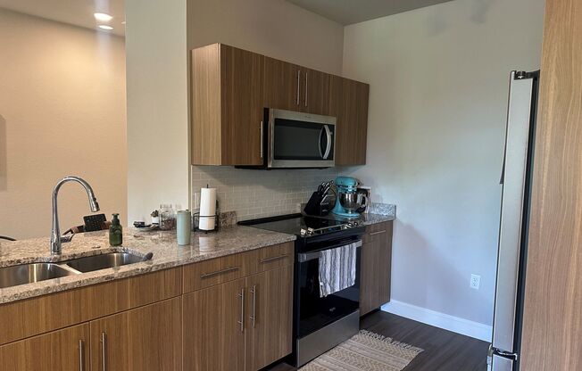 1 bed, 1 bath, 871 sqft, $1,650, Unit 213