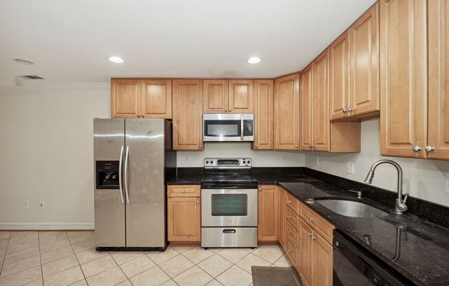 2 beds, 1 bath, $2,300