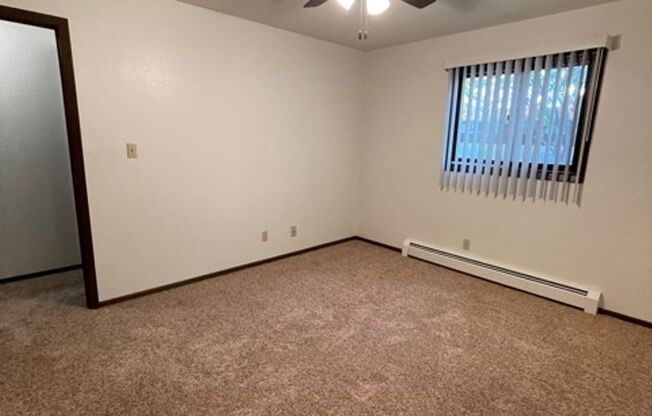 2 beds, 1 bath, 720 sqft, $859, Unit 8