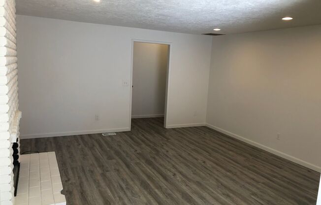 18925 NW Illahe ~ Spacious Ranch Style!