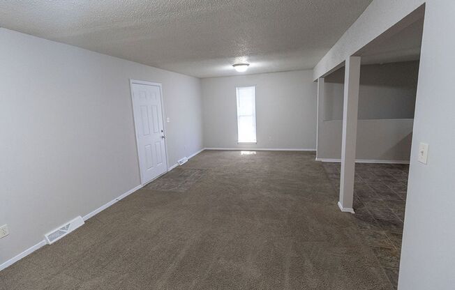 Stonegate Complex -- Fully Furnished and Utilities Included!