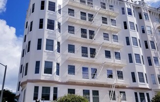 Studio, 1 bath, 450 sqft, $2,400, Unit 406