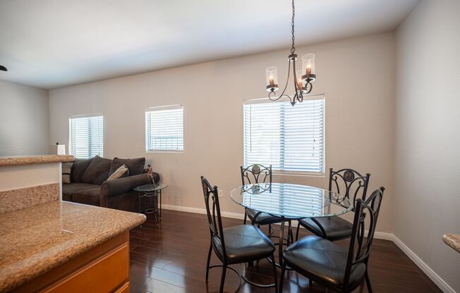3 beds, 2 baths, $1,600, Unit # 274
