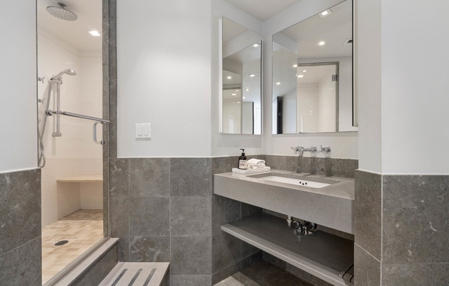 2 beds, 2.5 baths, $18,000, Unit 6001