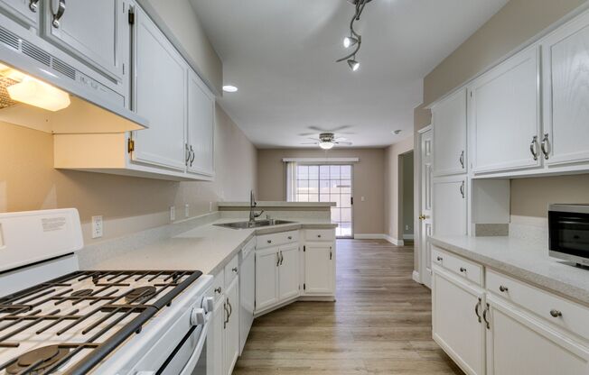 Stylish 2-Bedroom Townhome in Green Valley with Modern Upgrades & Prime Location!