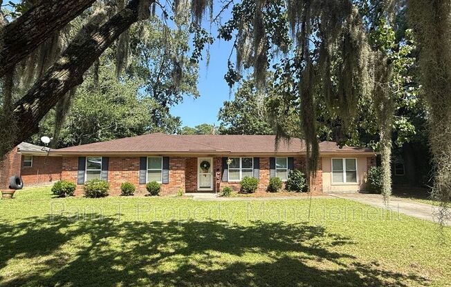 606 HIGHLAND DR