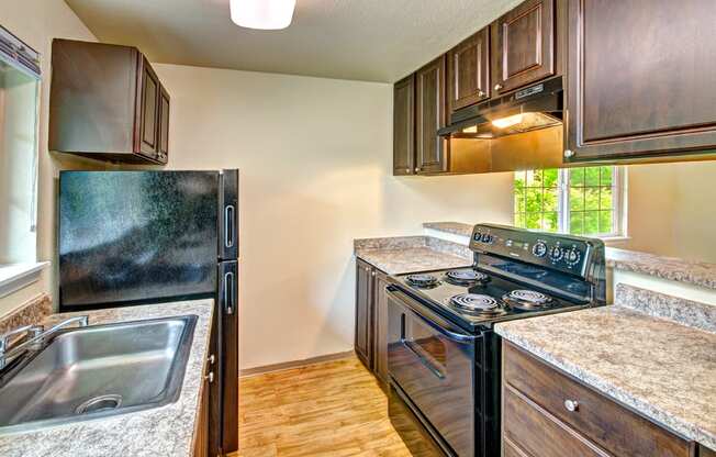 Maple Pointe Vacant Apartment Upgraded Kitchen & BVar