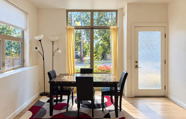 Modern 3-Bedroom Townhome with AC & Assigned Parking in Judkins Park / Central Area