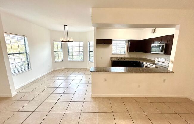 AVAILABLE NOW! 2 Bedroom / 3 Bath Condo Near Medical Center w/ Community Pool