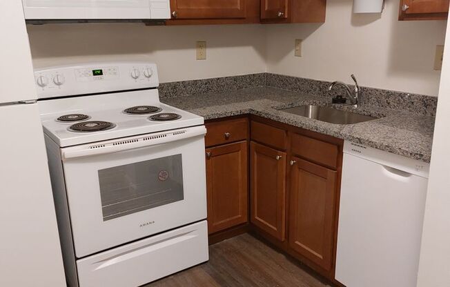 2 beds, 1 bath, 800 sqft, $1,075, Unit 190306