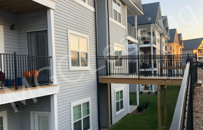 1 bed, 1 bath, $1,131, Unit 5711-3C NE 80th Ter