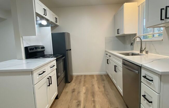 2 beds, 1 bath, 780 sqft, $1,355, Unit Unit 22