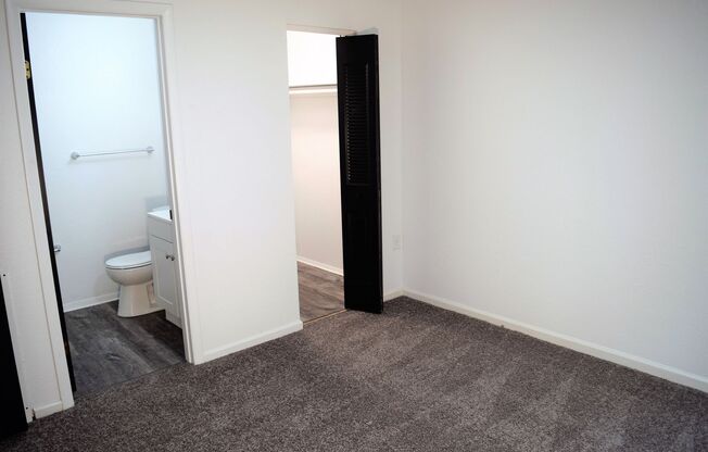 1 bed, 1 bath, 488 sqft, $795, Unit Oak Hill Manor 2-23