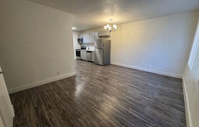 1 bed, 1 bath, 640 sqft, $999, Unit 1401-06