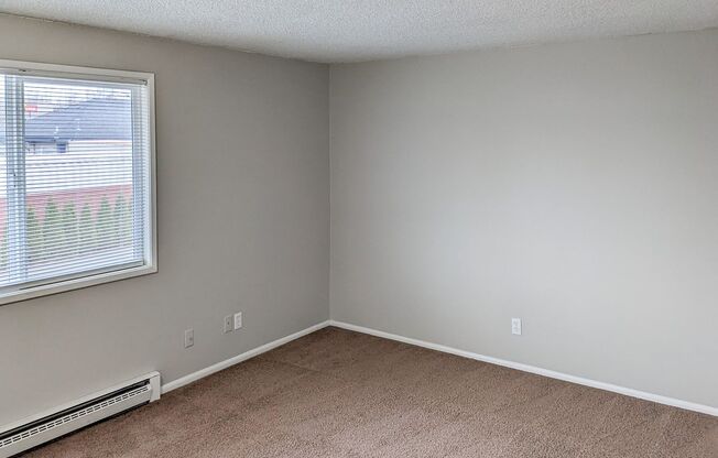 1 bed, 1 bath, 648 sqft, $1,095, Unit 09