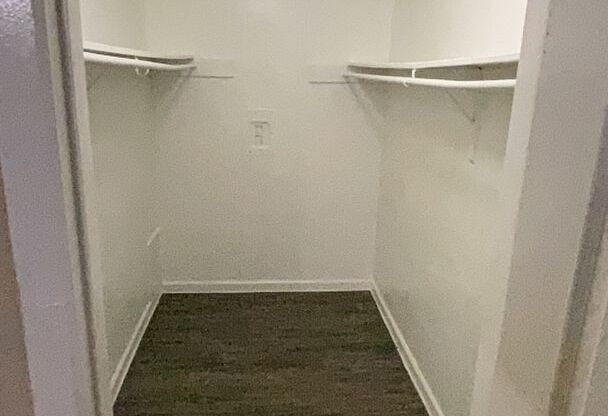 1 bed, 1 bath, 563 sqft, $1,130, Unit 2048