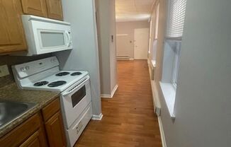 1 bed, 1.5 baths, $1,425, Unit 1