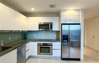 1050 Brickell Ave cu-206, Miami, FL 33131