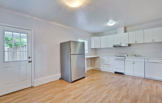 Private ADU with Fenced Yard, Indoor Laundry, and Prime Location