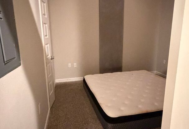 1 bed, 1 bath, 639 sqft, $1,867.95, Unit 214