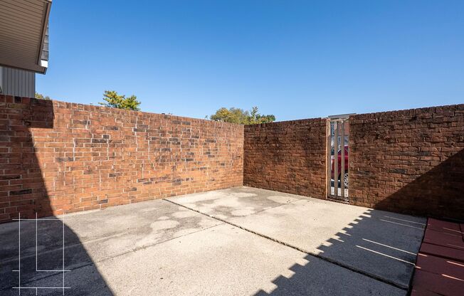 2 beds, 1.5 baths, $1,425, Unit 393 E Buttles Ave Apt. H