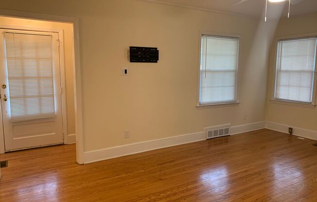 Spacious 4 Bed | 2 Bath House Near Downtown Raleigh *Move In Special!*