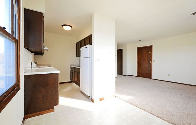 2 beds, 1 bath, 650 sqft, $695, Unit 3