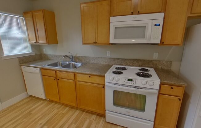 3 beds, 2.5 baths, $2,250, Unit 2