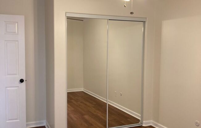 2 beds, 1 bath, 918 sqft, $2,945, Unit 037