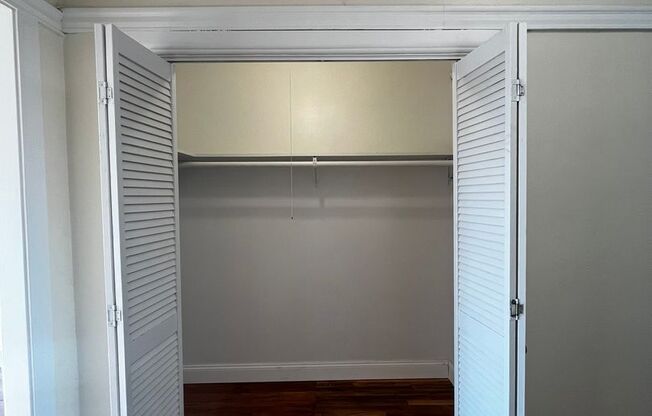 1 bed, 1 bath, 572 sqft, $1,510, Unit Old King Edward 66