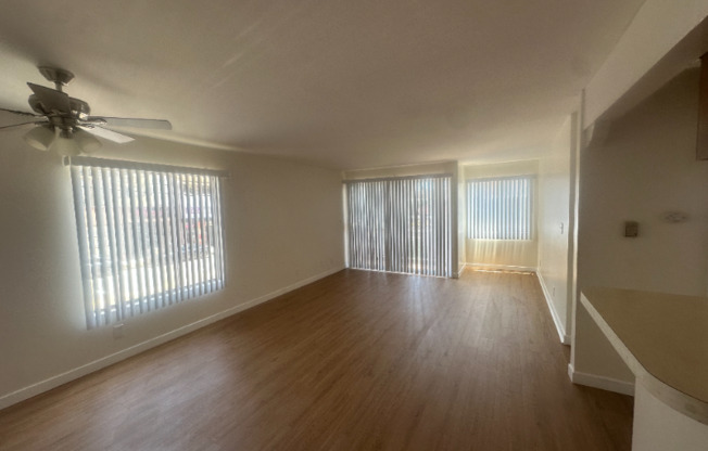 327 CULVER BLVD
